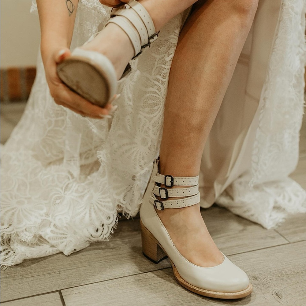 ISO Freebird by Steven Randi in beige size 9 or 8